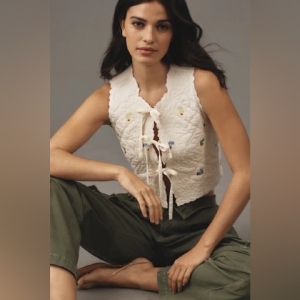 Anthropologie Maeve Cream Embroidered Quilted Vest size large/xl